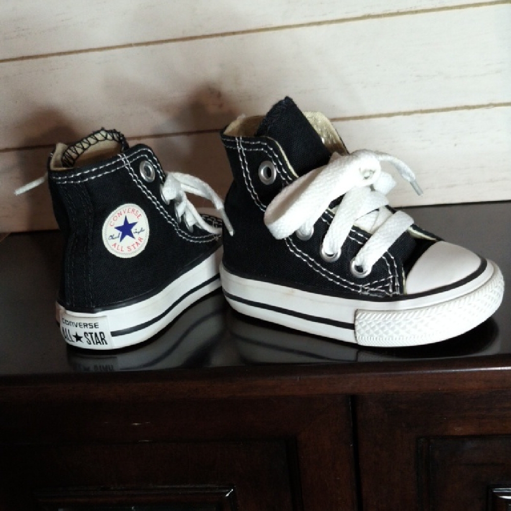 Converse Kids Black and White High-Top Sneakers Size 2